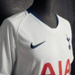 camiseta-tottenham-primera-equipacion-retro-2018-2019-pecho