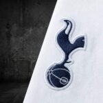 camiseta-tottenham-primera-equipacion-retro-2019-2020-escudo