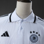 camiseta-alemania-polo-blanco-2025-2026-pecho