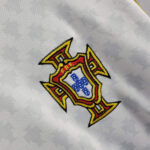 camiseta-portugal-segunda-equipacion-retro-2004-escudo