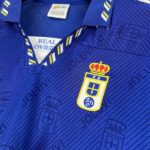 camiseta-real-oviedo-primera-equipacion-1995-1996-retro-escudo