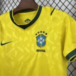 conjunto-niño-primera-equipacion-copa-do-mundo-2026-escudo