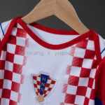 body-de-bebe-croacia-primera-equipacion-2026-2027-pecho