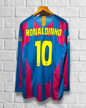 camiseta-barcelona-retro-primera-equipacion-ronaldinho-manga-larga-2006-parte-trasera