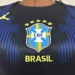 camiseta-brasil-segunda-equipacion-mujer-mundial-2026-escudo