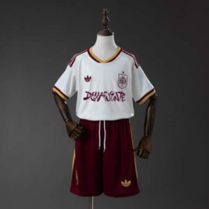 conjunto-niño-españa-segunda-equipacion-dellafuente-mundial-2026