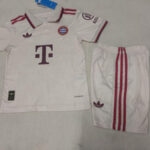 conjunto-niño-bayern-munich-tercera-equipacion-2024-2025