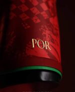 camiseta-portugal-edicion-especial-cr7-rojo-2026-puño