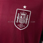 camiseta-españa-portero-rojo-2026-escudo