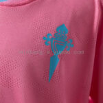 conjunto-niño-celta-de-vigo-tercera-equipacion-2025-2026-escudo