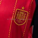 conjunto-niño-españa-primera-equipacion-mundial-2026-escudo