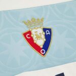 camiseta-ca-osasuna-segunda-equipacion-2026-2027-escudo