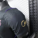 camiseta-fc-barcelona-segunda-equipacion-version-jugador-2026-2027-puño