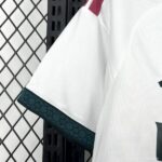 camiseta-real-madrid-primera-equipacion-2026-2027-puño