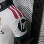 camiseta-real-madrid-primera-equipacion-version-jugador-2026-2027-puño