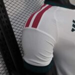 camiseta-real-madrid-primera-equipacion-version-jugador-2026-2027-puño-2