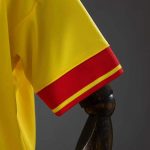 conjunto-niño-rc-lens-primera-equipacion-2026-2027-puño
