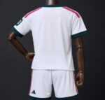 conjunto-niño-real-madrid-primera-equipacion-2026-2027-parte-trasera