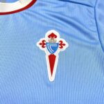 camiseta-celta-de-vigo-primera-equipacion-2026-2027-escudo
