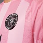camiseta-inter-miami-primera-equipacion-2026-2027-escudo