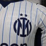 camiseta-inter-milan-segunda-equipacion-version-jugador-manga-larga-2026-2027-escudo