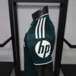 camiseta-real-madrid-version-jugador-segunda-equipacion-2026-2027-puño