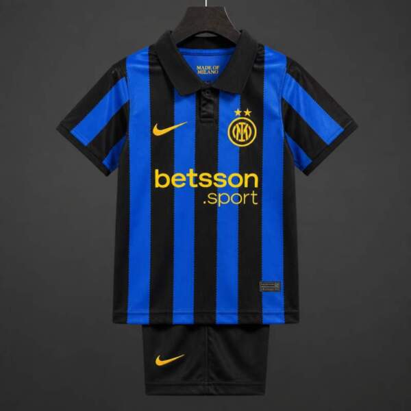 conjunto-niño-inter-milan-primera-equipacion-2026-2027 conjunto-niño-inter-milan-primera-equipacion-2026-2027