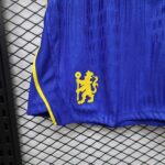 pantalon-corto-chelsea-version-jugador-2026-2027-escudo