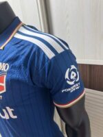 camiseta-como-primera-equipacion-version-jugador-2026-2027-puño