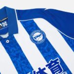 camiseta-deportivo-de-alaves-primera-equipacion-2026-2027-escudo