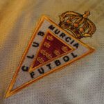 camiseta-real-murcia-segunda-equipacion-2026-2027-escudo