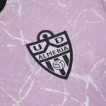 camiseta-ud-almeria-tercera-equipacion-2026-2027-escudo