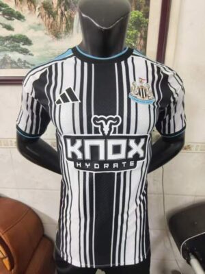 camiseta-newcastle-united-primera-equipacion-version-jugador-2026-2027